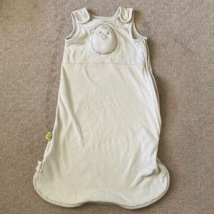 NESTED BEAN light gray Zen sleep sack, Med./6-15 mo.